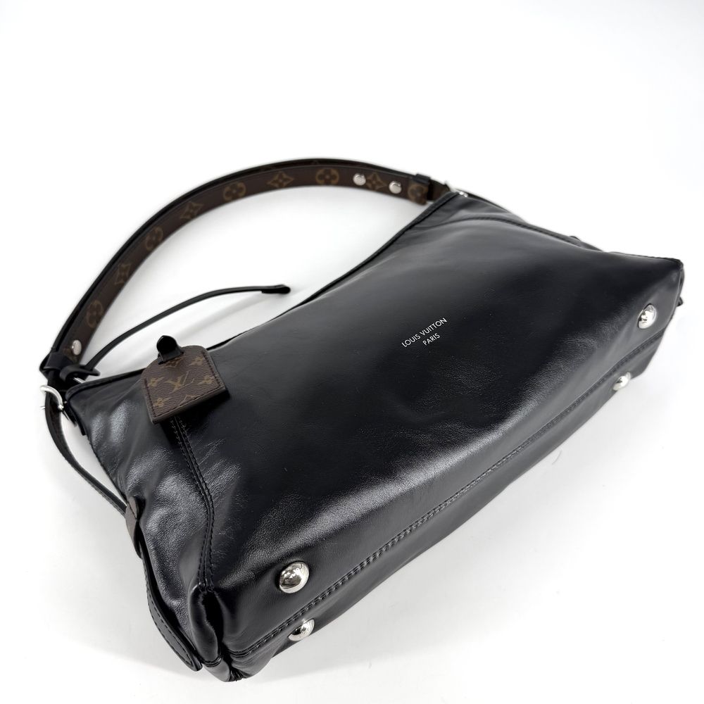 Louis Vuitton 2-Way LV Vibe Carryall East West Shoulder Bag Crossbody Lambskin — view 3