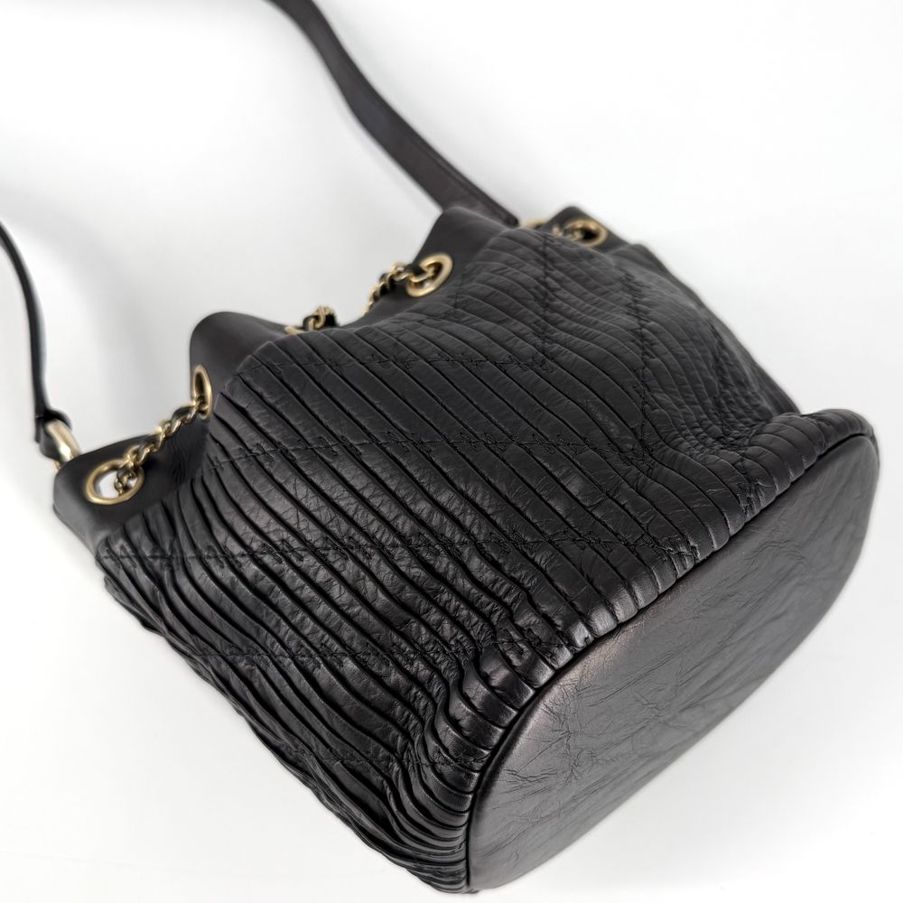 Chanel Shoulder Bag CC Logo Coco Pleated Stitch Bag Leather Black Gold Vintage — view 3