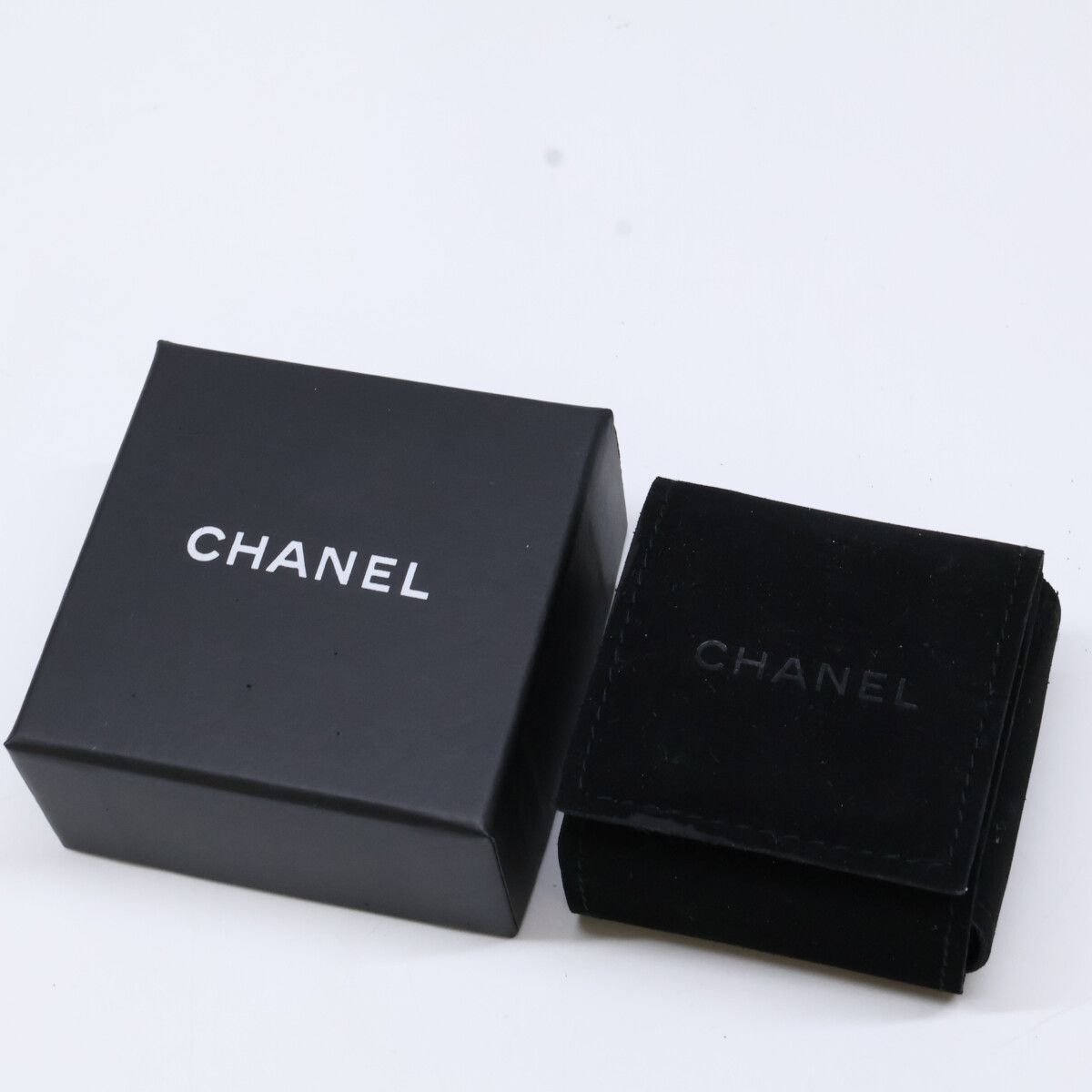 Chanel 16c CC Logo Square Earring — view 7