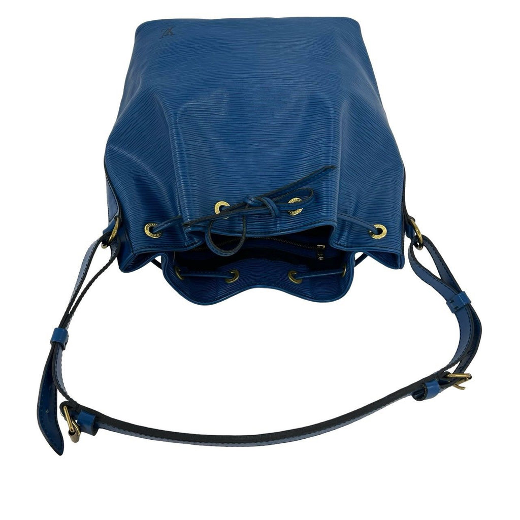 Louis Vuitton Vintage Noe Epi Leather Drawstring Shoulder Bag Toledo Blue — view 4