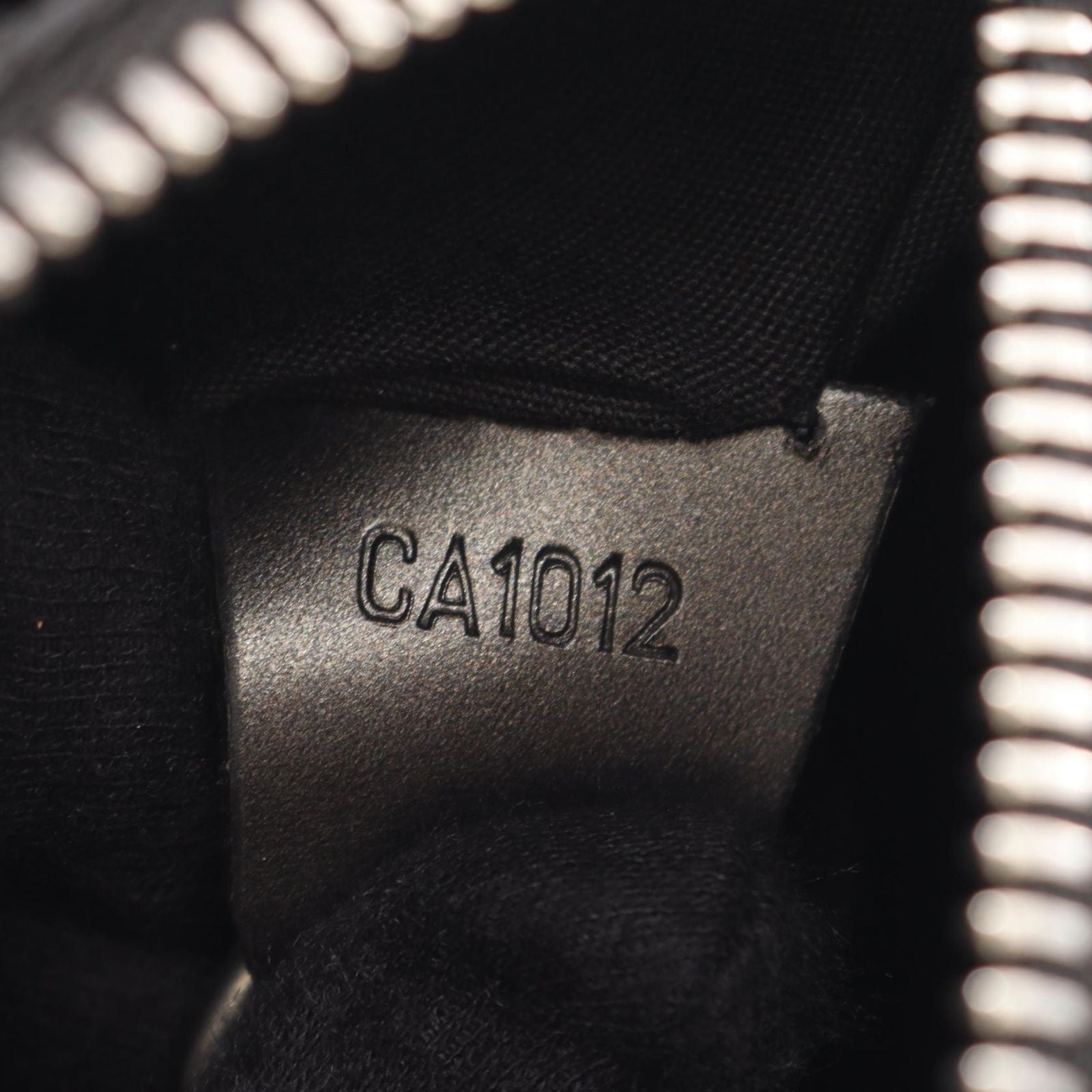 Louis Vuitton Shoulder Bag Alston Noir Leather — view 5