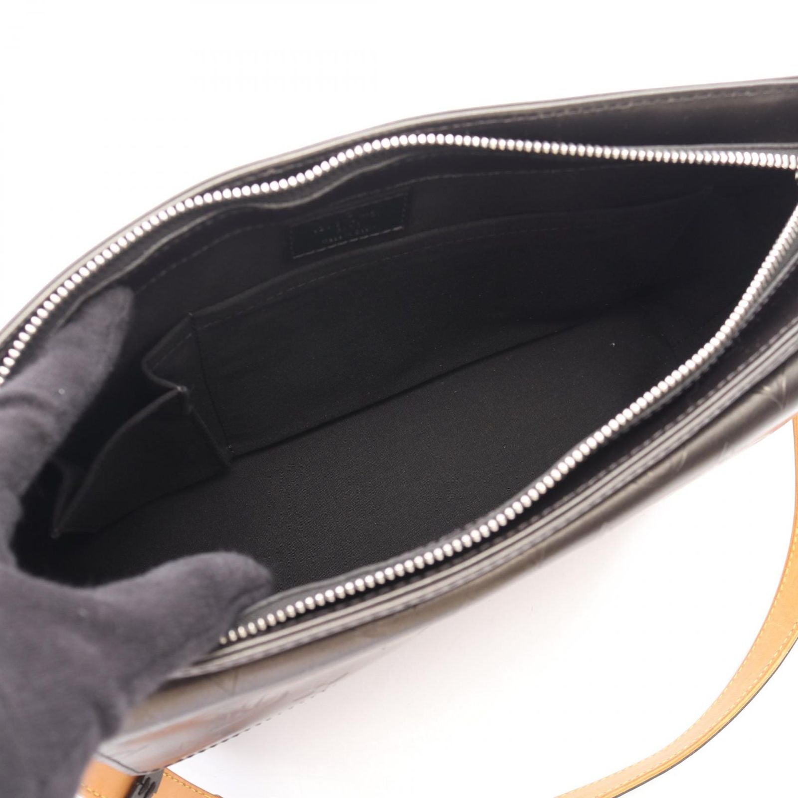 Louis Vuitton Shoulder Bag Alston Noir Leather — view 3