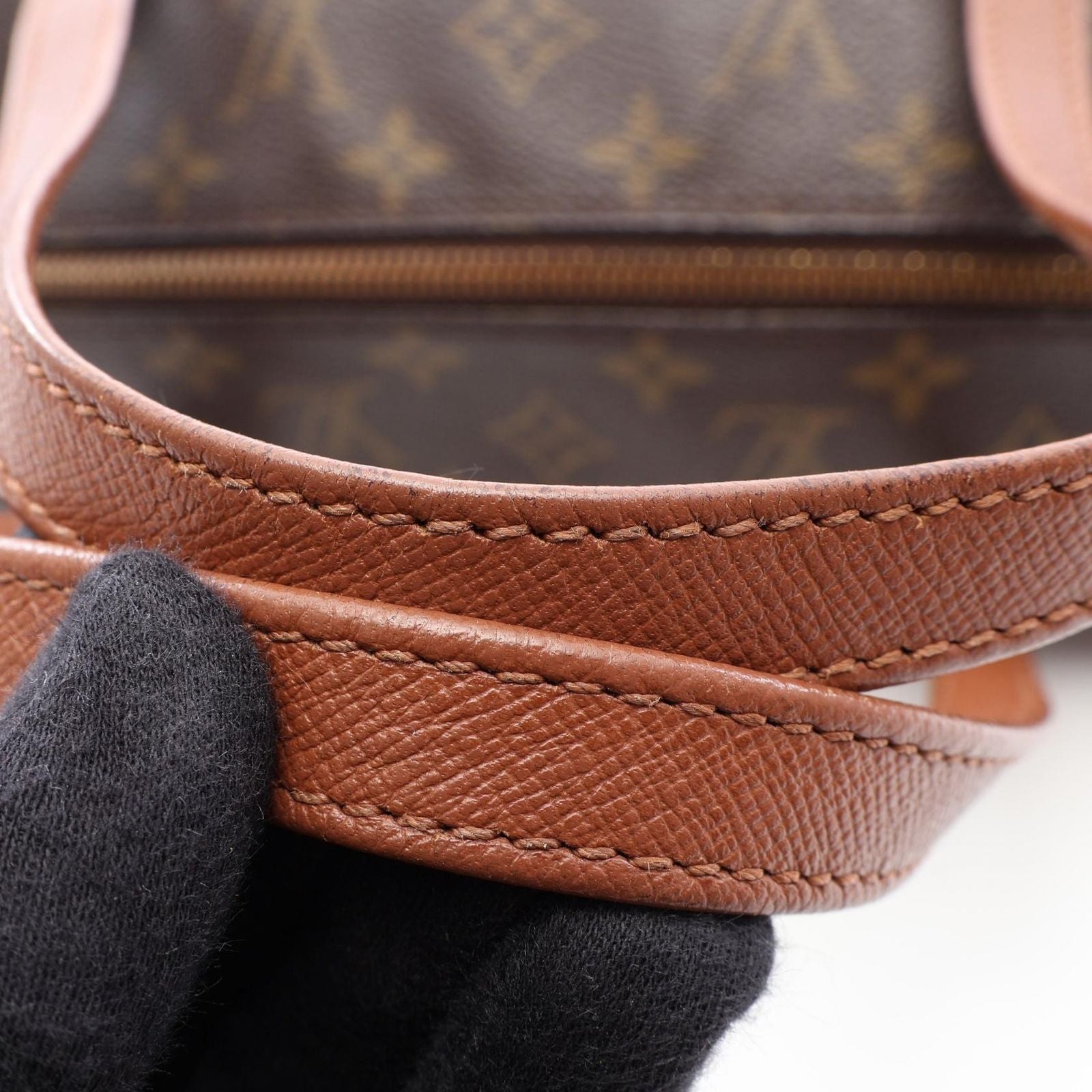 Louis Vuitton Papillon 30 Vintage Handbag — view 8