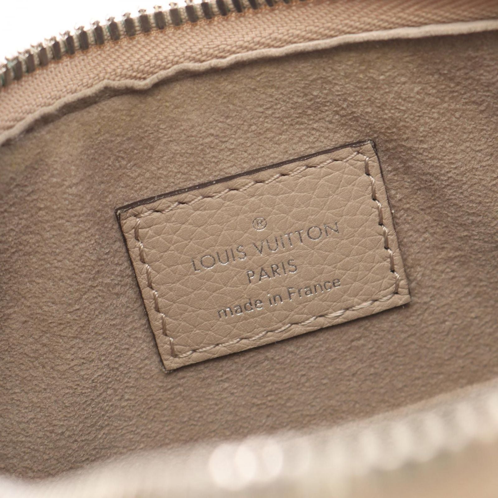 Louis Vuitton Why Knot PM Mahina Gare 2-Way Leather Handbag — view 4