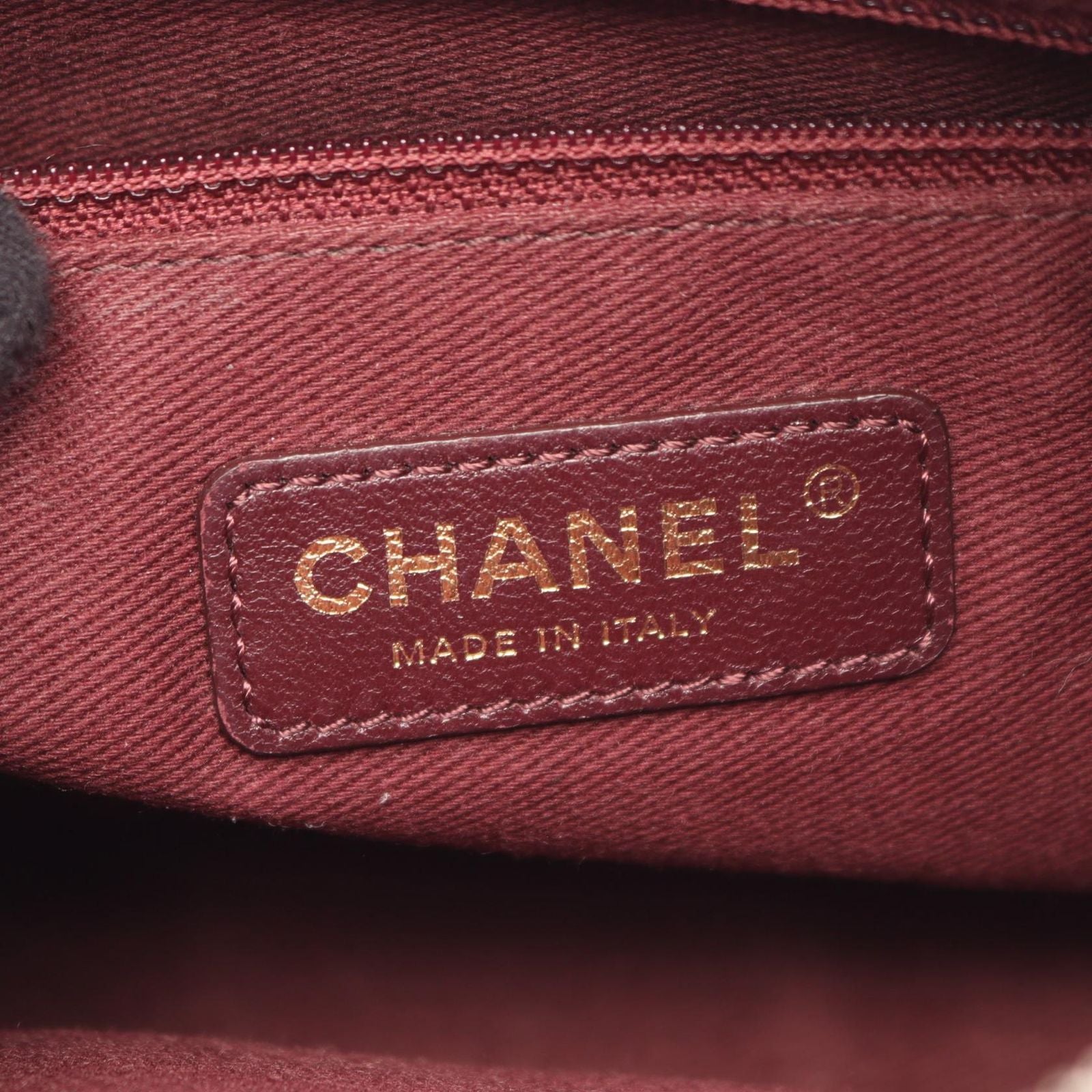 Chanel Shoulder Bag CC Logo Diamond Stitch Black Leather CC Chain — view 4