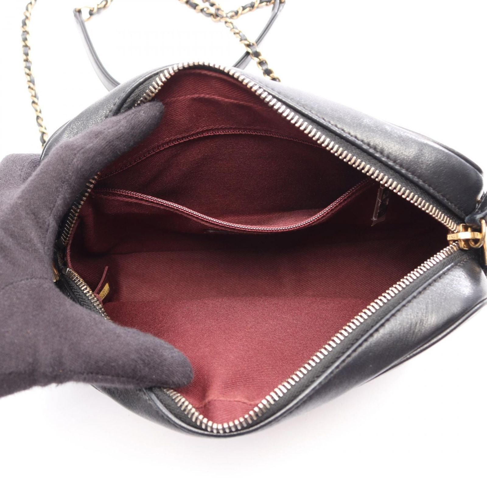 Chanel Shoulder Bag CC Logo Diamond Stitch Black Leather CC Chain — view 3