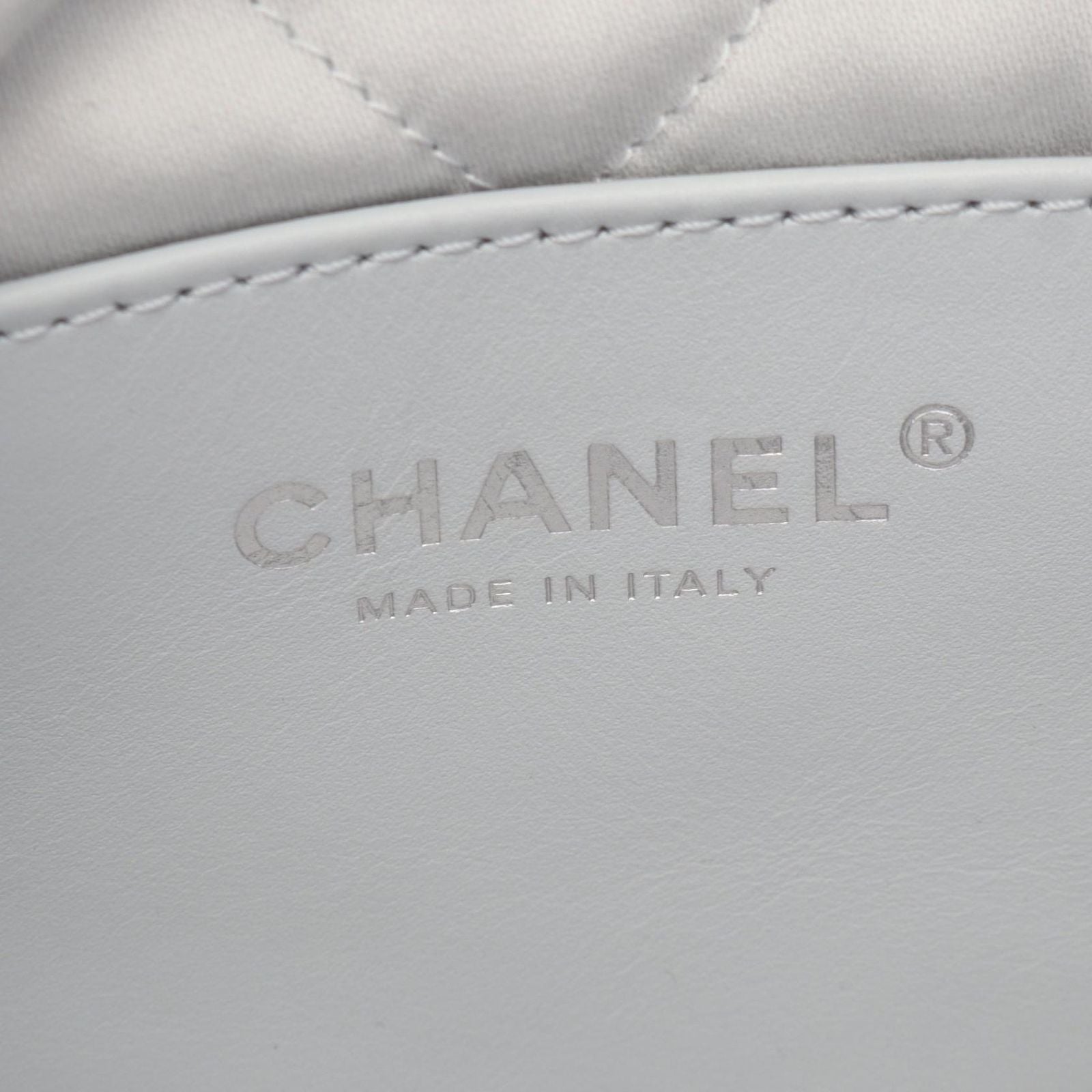 Chanel Shoulder Bag 22 Mini 2-Way Silver Leather 22 Quilted Chain — view 4