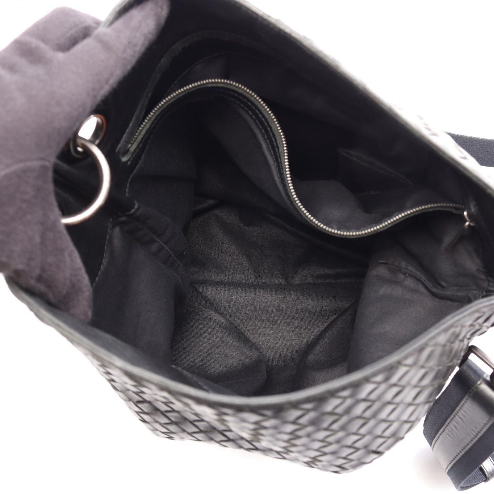 Bottega Veneta Shoulder Bag Intrecciato Black Leather — view 3