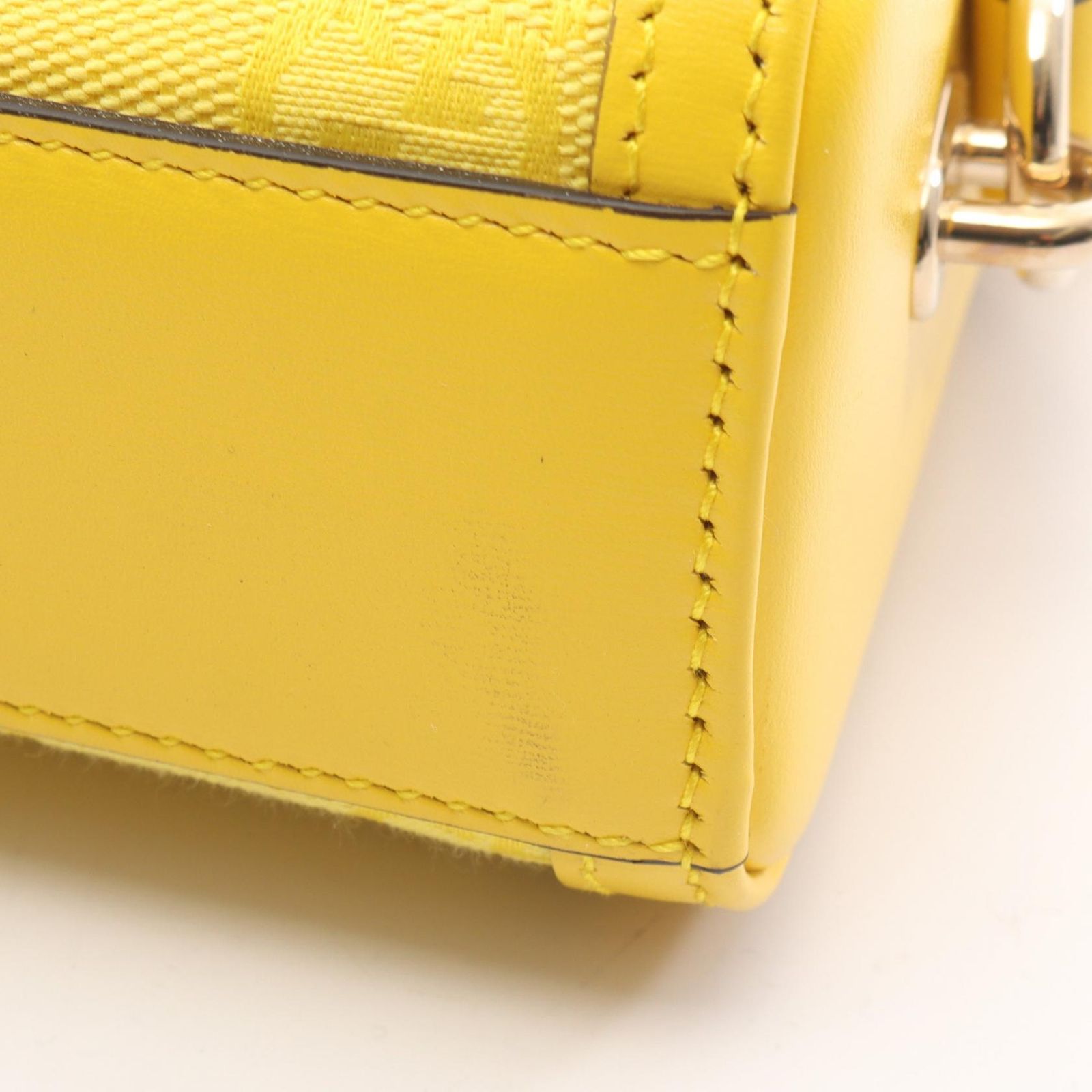 Gucci Shoulder Bag Luce Small Bag GG Canvas Yellow — view 7