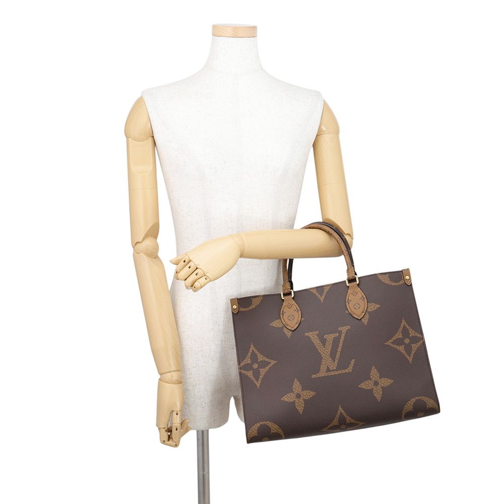 Louis Vuitton Tote Monogram Reverse Giant On The Go MM Handbag 2-Way — view 4