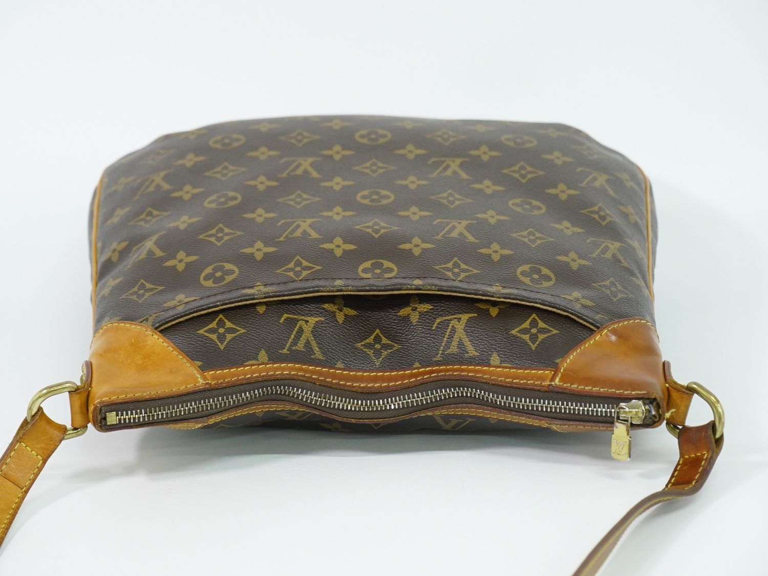 Louis Vuitton LV Odeon MM Monogram Shoulder Bag Pochette Brown Vintage — view 5
