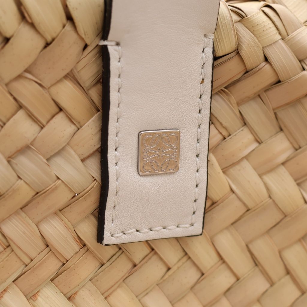 Loewe Baskethandbag Large White Leather Silver Handbag — view 7