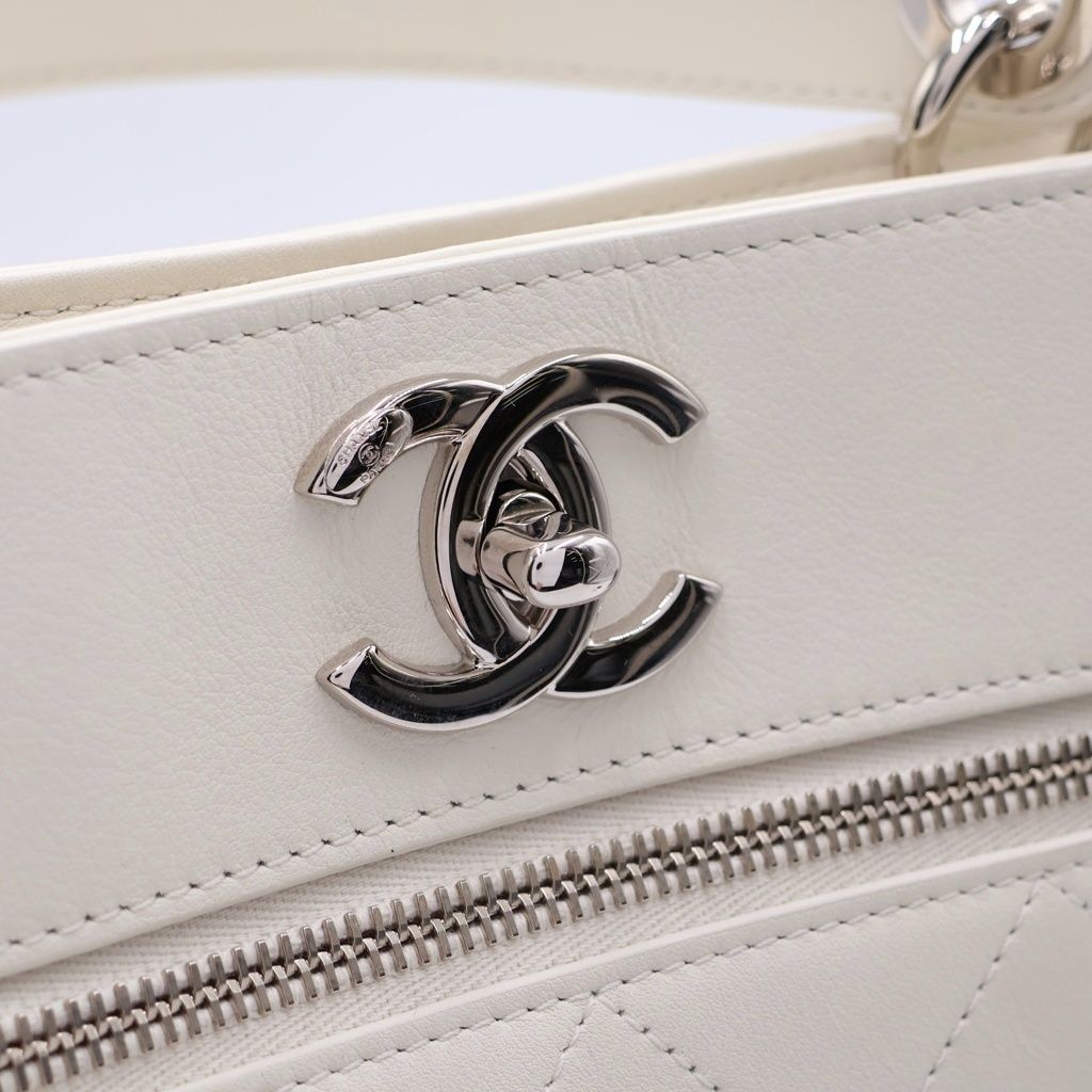 Chanel Quilted CC Logo Leather Bucket Bag 2-Way White 27 — view 6