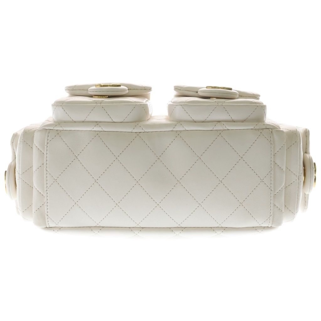 Chanel Quilted Large Hobo Chain Shoulder Bag Lambskin Gold White — view 4