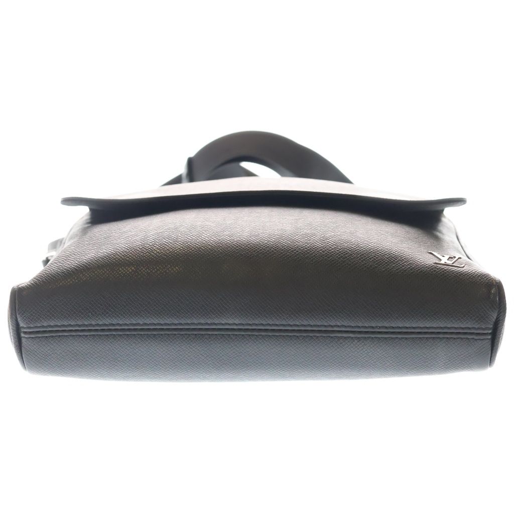 Louis Vuitton Taiga Alex Messenger Shoulder Bag Black Leather Silver — view 4