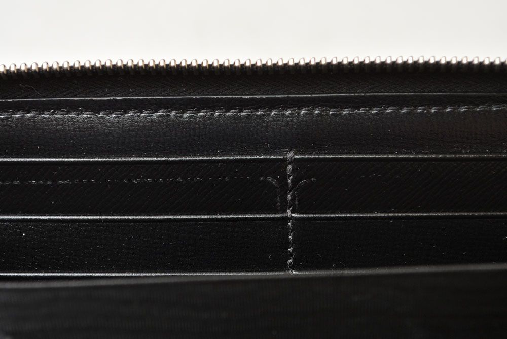 Gucci Wallet Interlocking GG Supreme Zip Around Gray Black — view 7