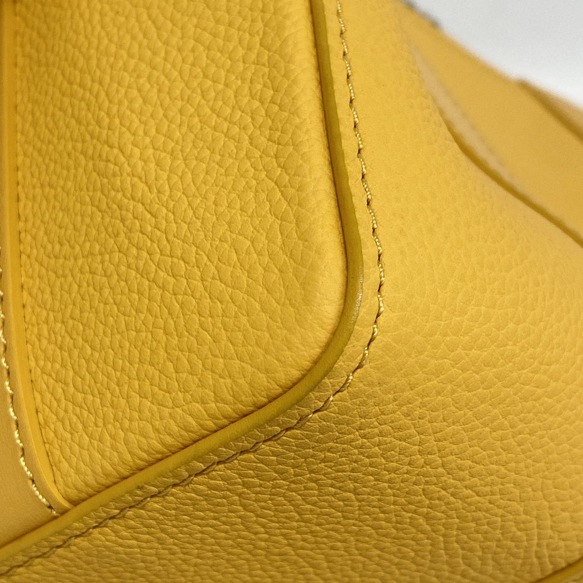 Louis Vuitton Shoulder Bag LV Aerogram City Keepall Saffron — view 6