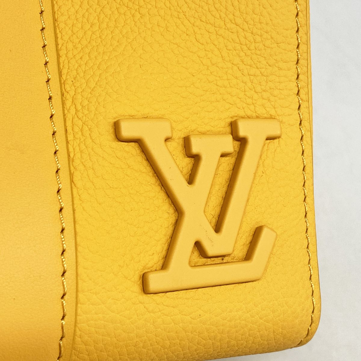 Louis Vuitton Shoulder Bag LV Aerogram City Keepall Saffron — view 8