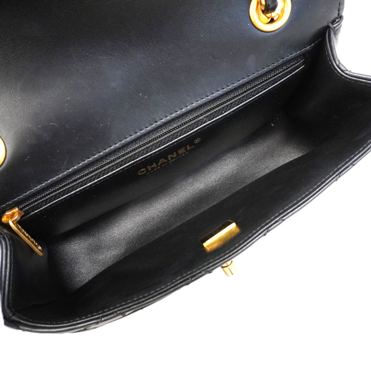 Chanel Shoulder Bag Quilted Lambskin Black Gold — view 4
