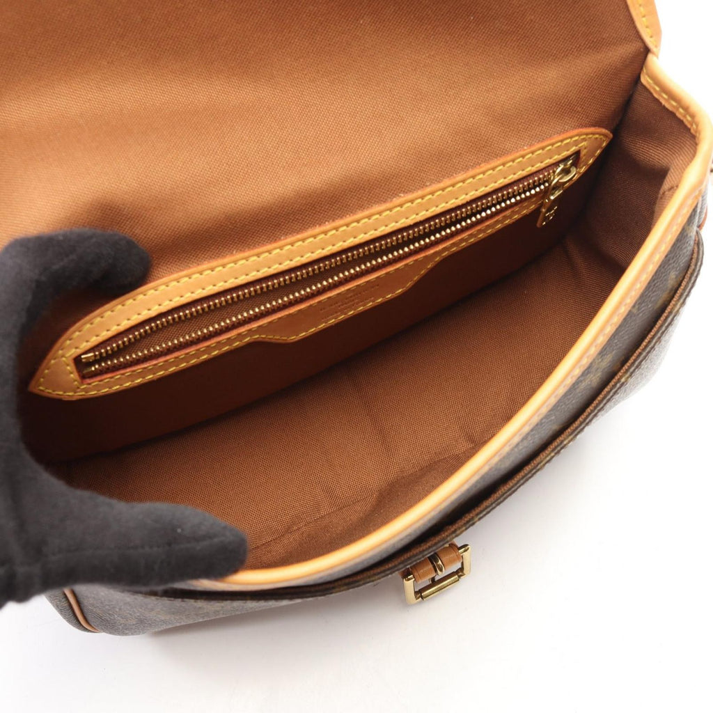 Louis Vuitton Shoulder Bag Solonge Monogram Canvas Leather — view 3