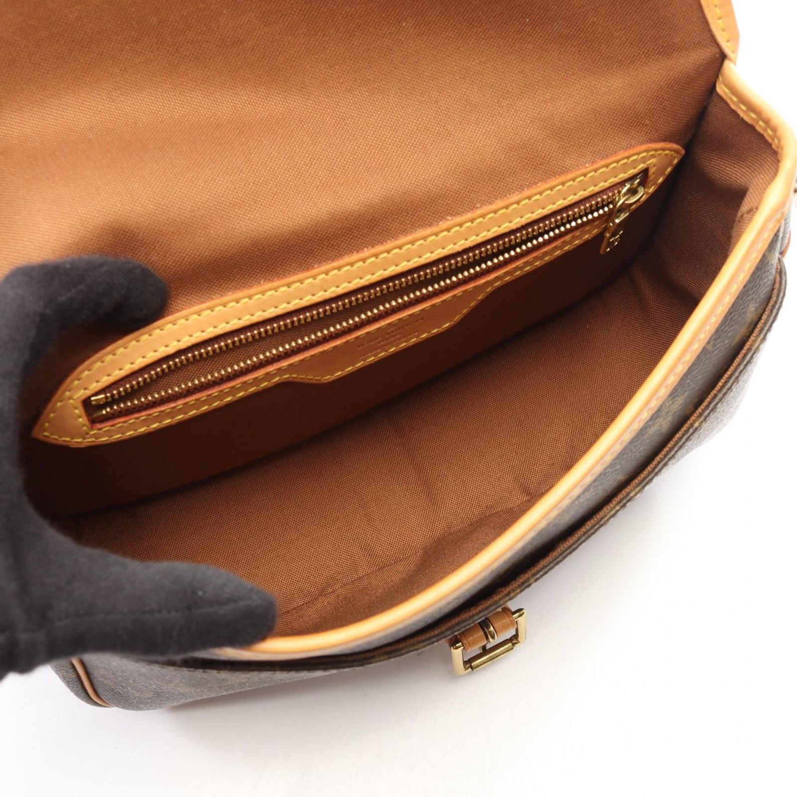 Louis Vuitton Shoulder Bag Solonge Monogram Canvas Leather — view 3
