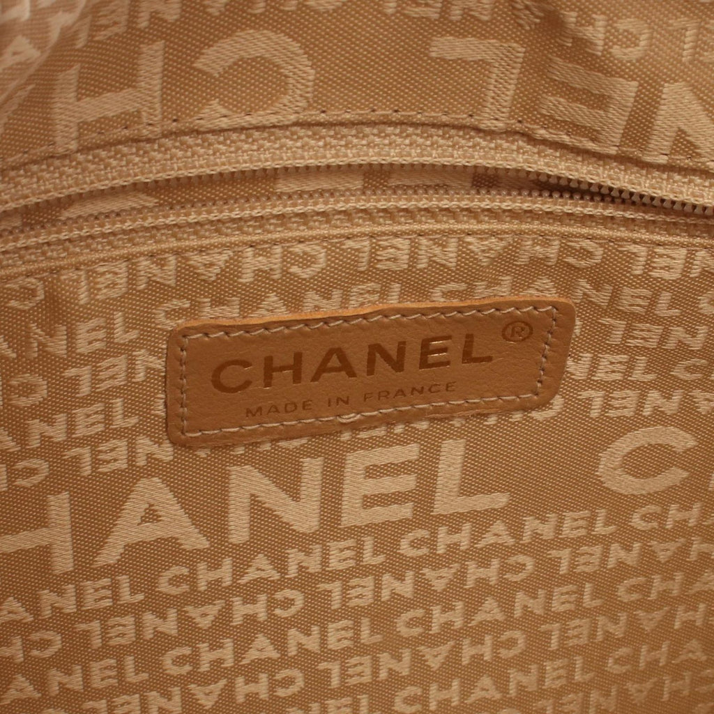 Chanel Shoulder Bag Choco Bar CC Logo Beige Leather — view 4