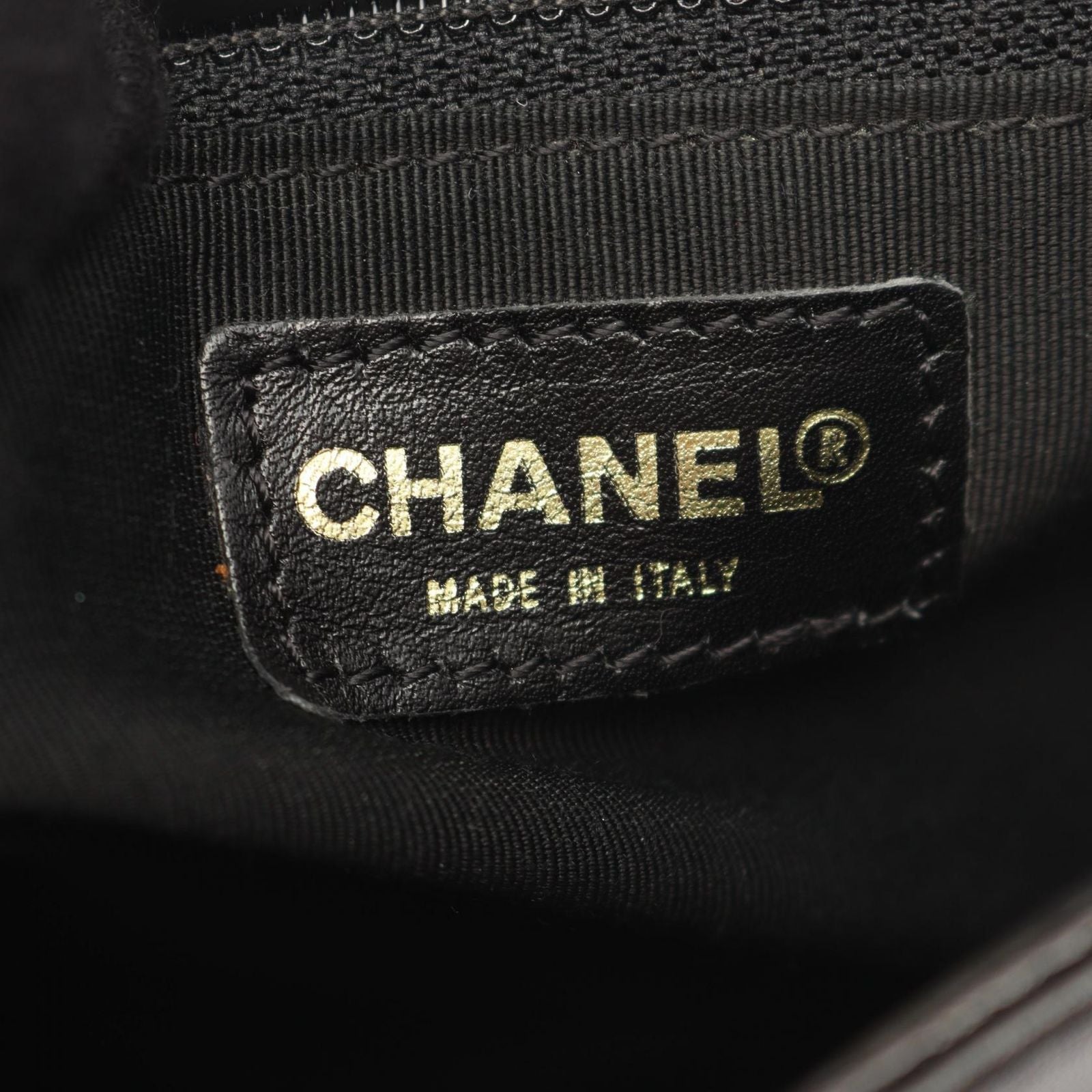 Chanel Shoulder Bag Choco Bar Black Lambskin CC Logo — view 4