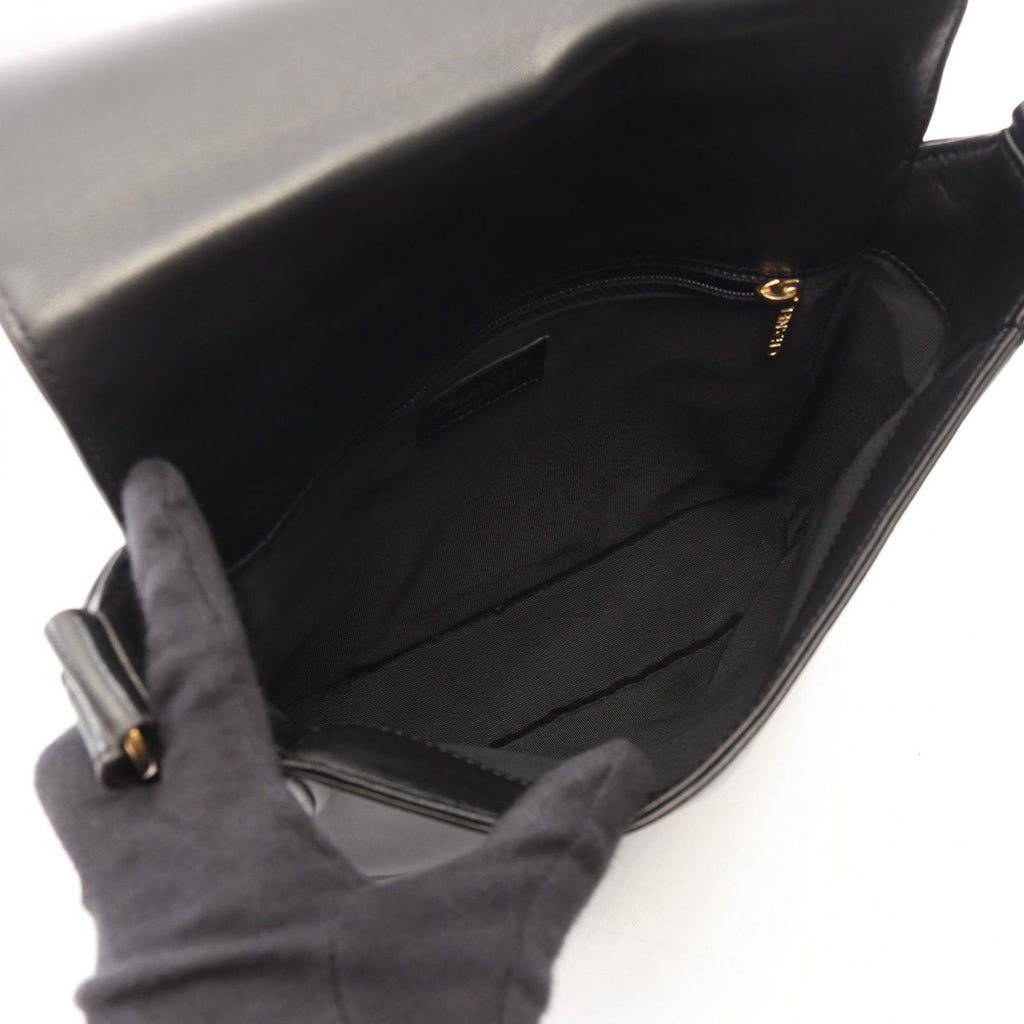 Chanel Shoulder Bag Choco Bar Black Lambskin CC Logo — view 3