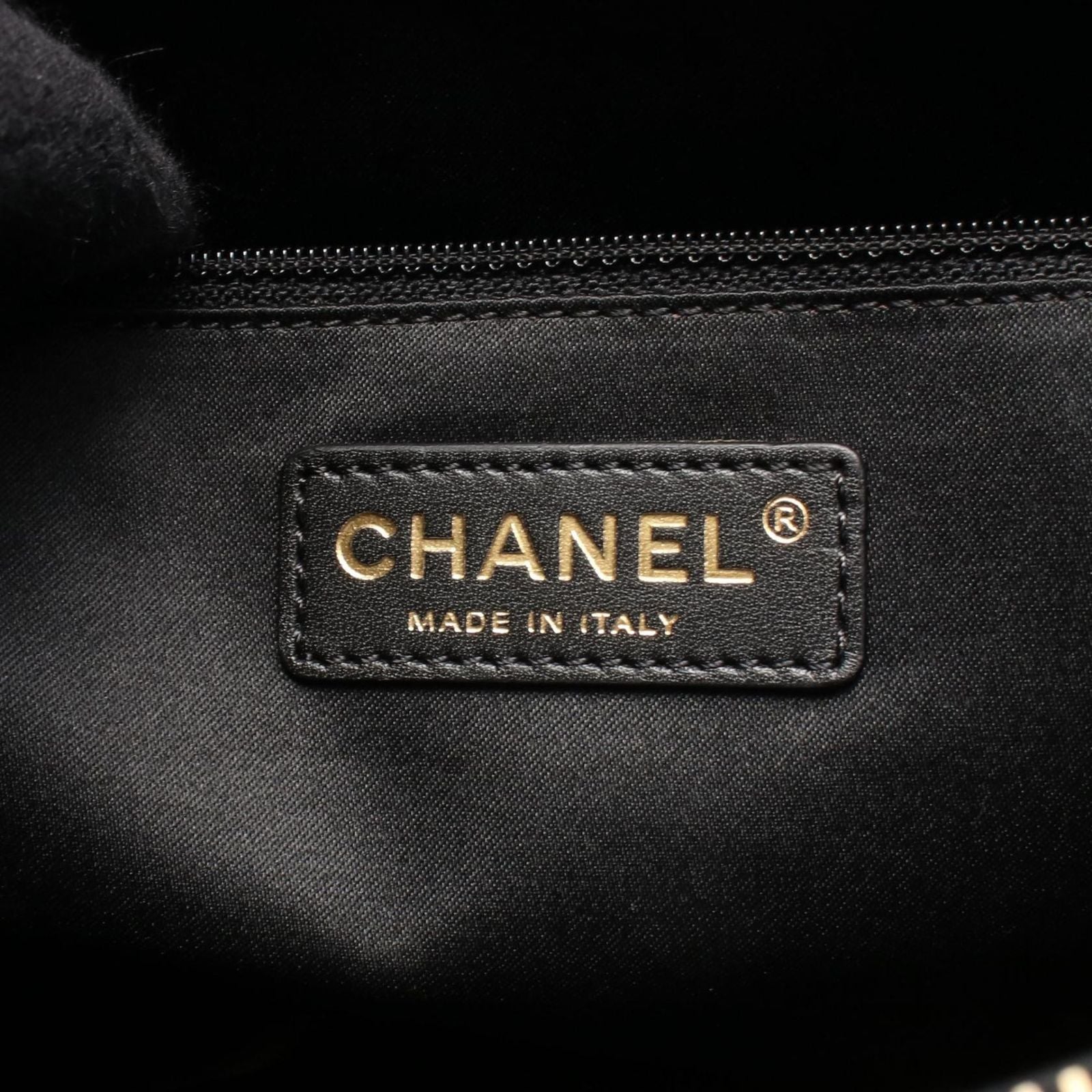 Chanel Tote Bag Quilted Grand Shopping GST Black Caviar Leather Chain — view 4