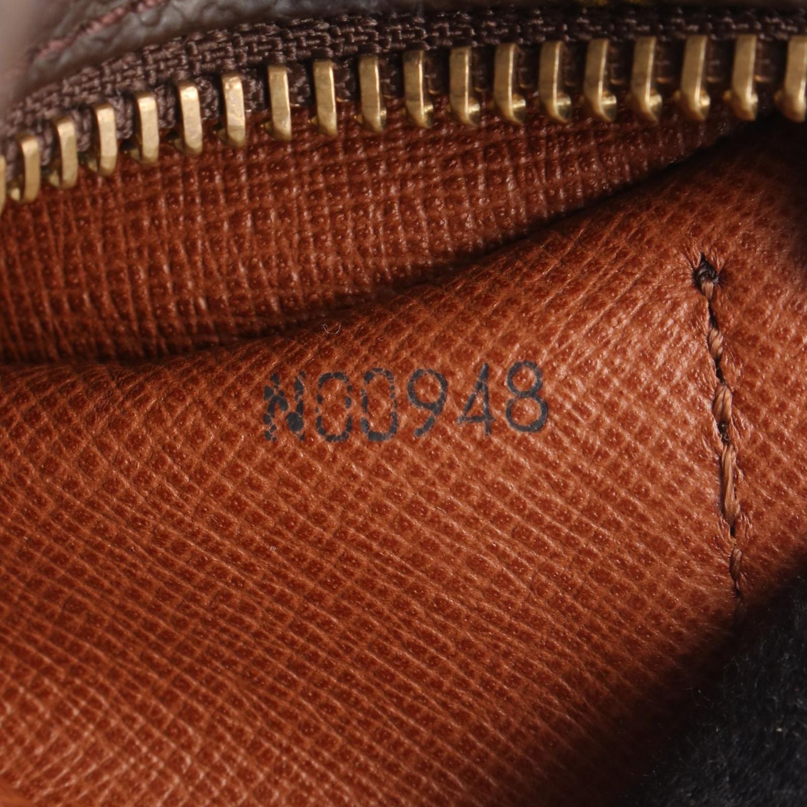 Louis Vuitton Papillon 30 Monogram Vintage Handbag — view 5