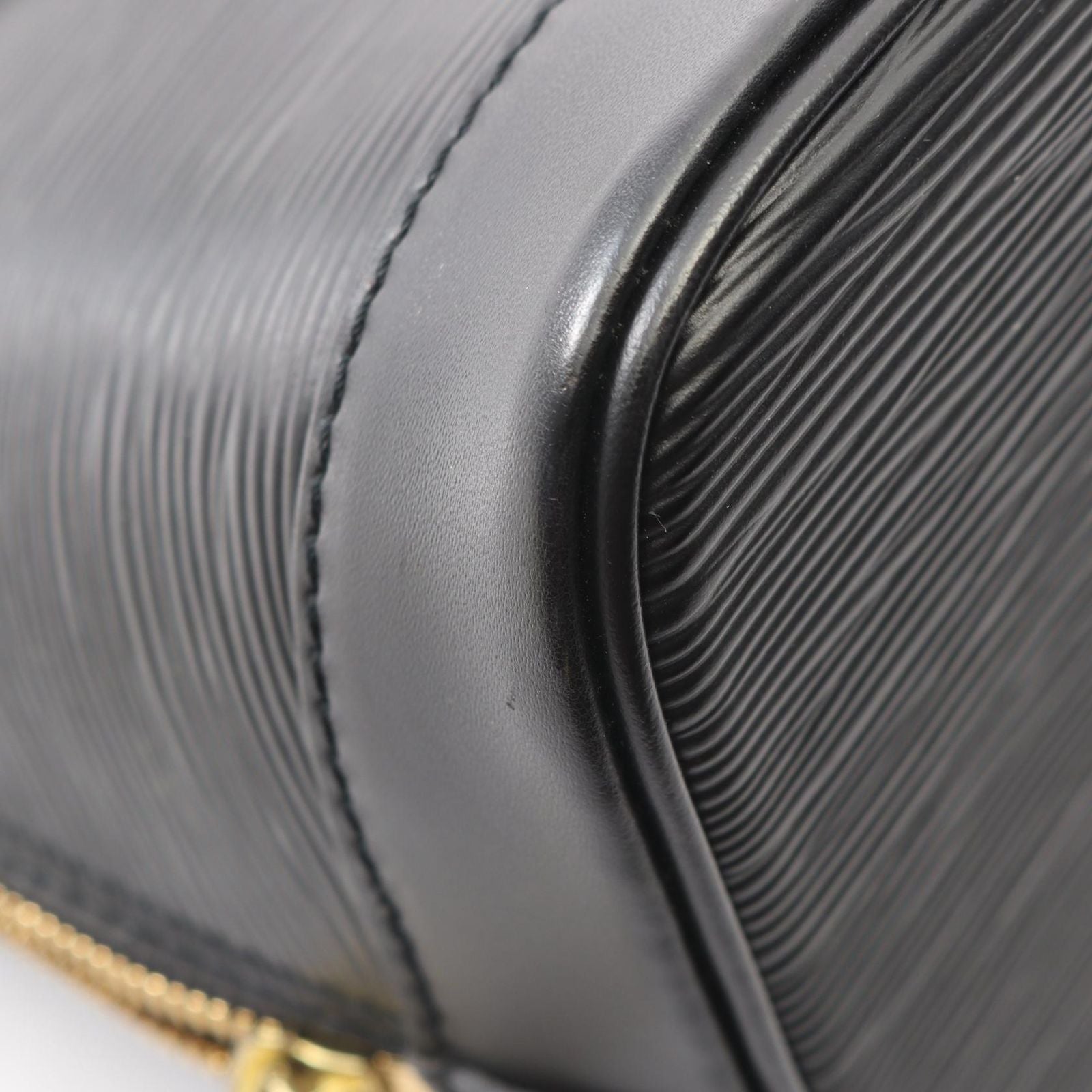Louis Vuitton Alma Noir Leather Handbag — view 7