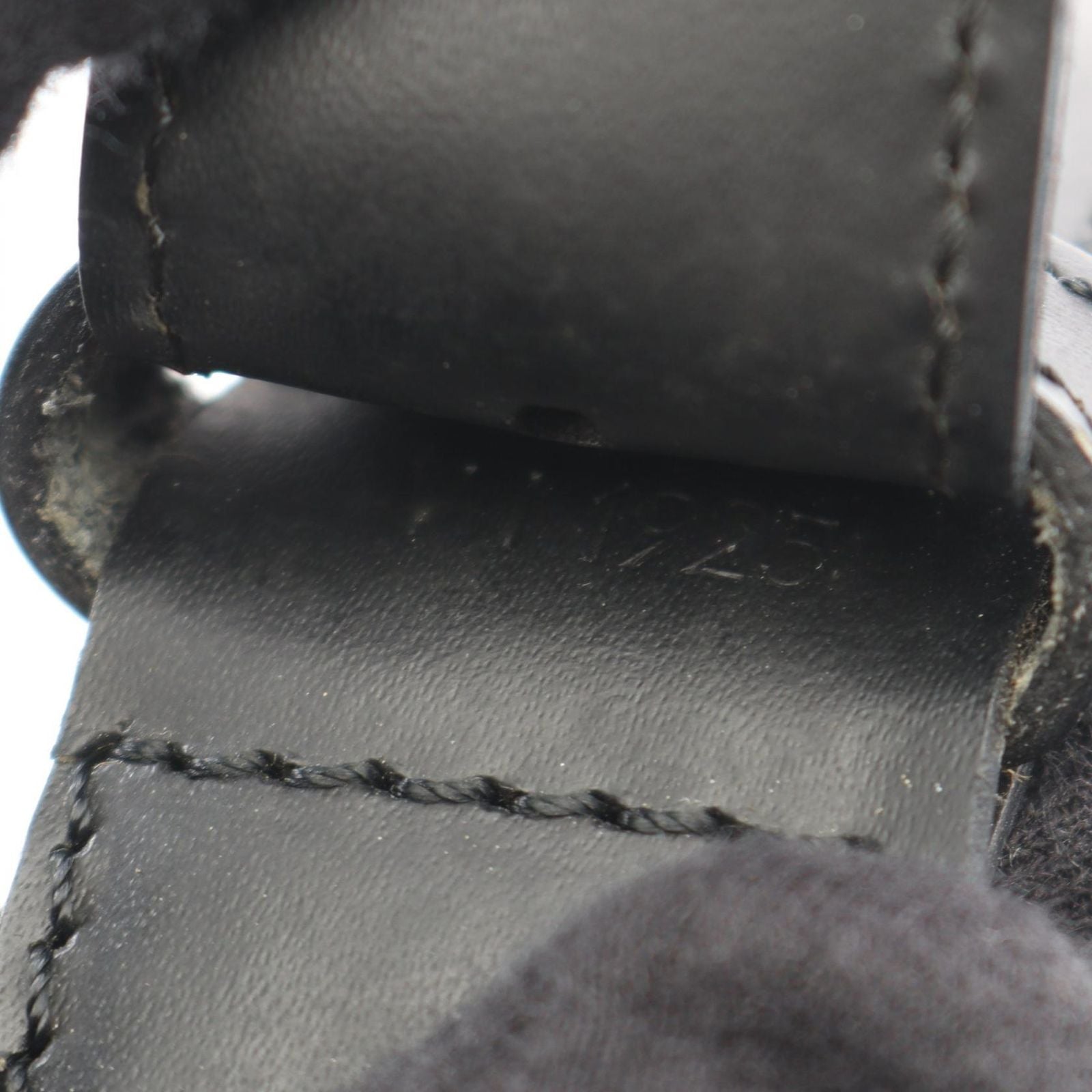 Louis Vuitton Shoulder Bag Sac Depaul PM Epi Noir Leather — view 5