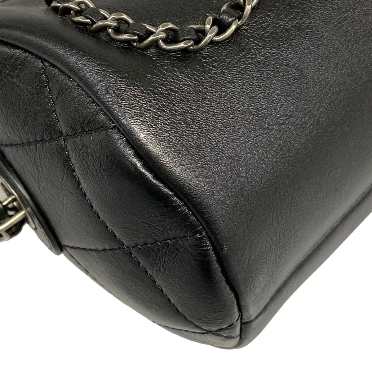 Chanel Shoulder Bag Black Chain Logo — view 7