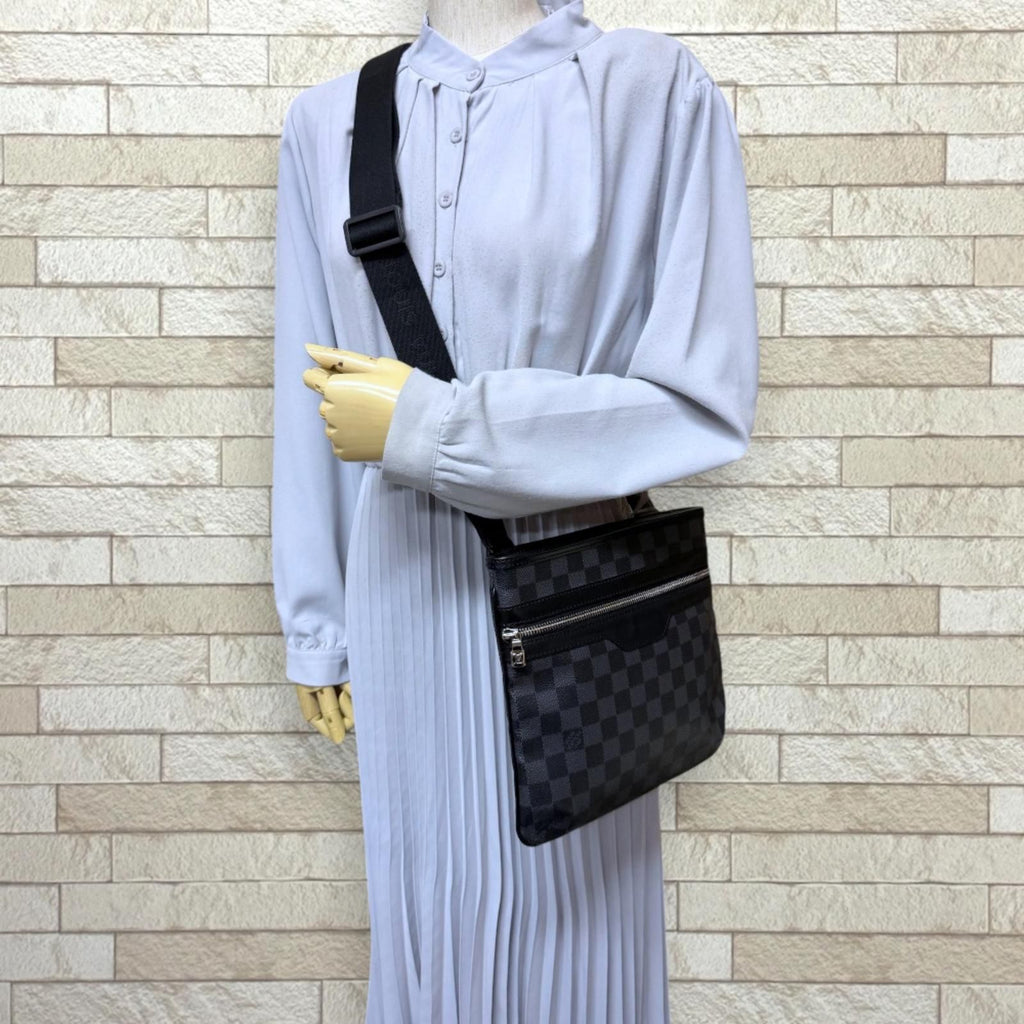 Louis Vuitton Thomas Damier Graphite Shoulder Bag Canvas Black Vintage — view 2