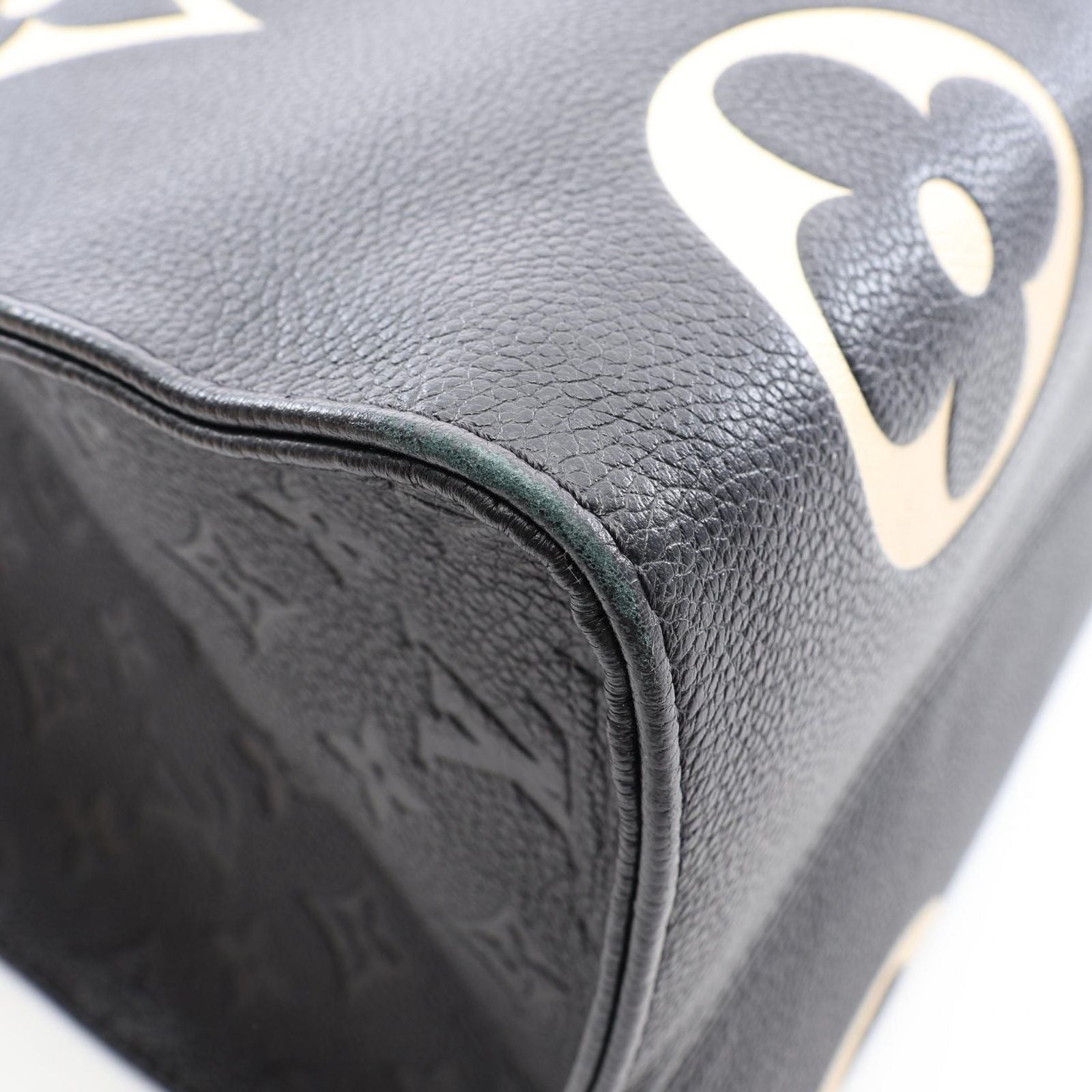 Louis Vuitton Tote Bag On The Go GM Monogram Empreinte LV Crafty 2-Way Black Beige — view 6