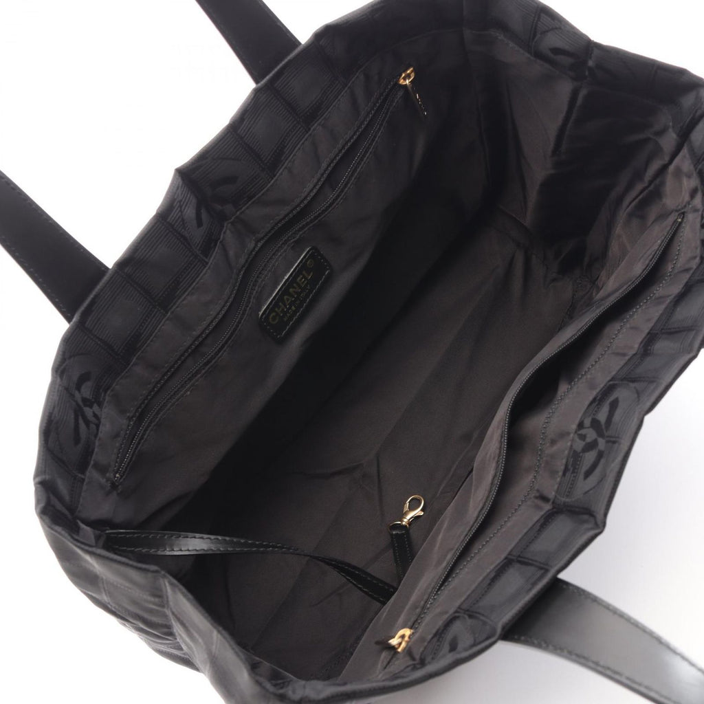 Chanel Tote Bag New Travel Line MM Black Leather New MM — view 3