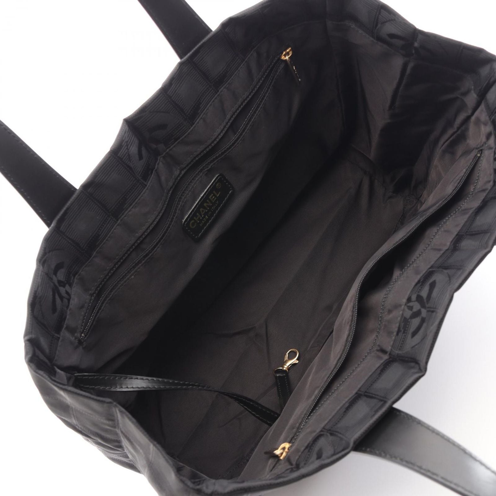 Chanel Tote Bag New Travel Line MM Black Leather New MM — view 3