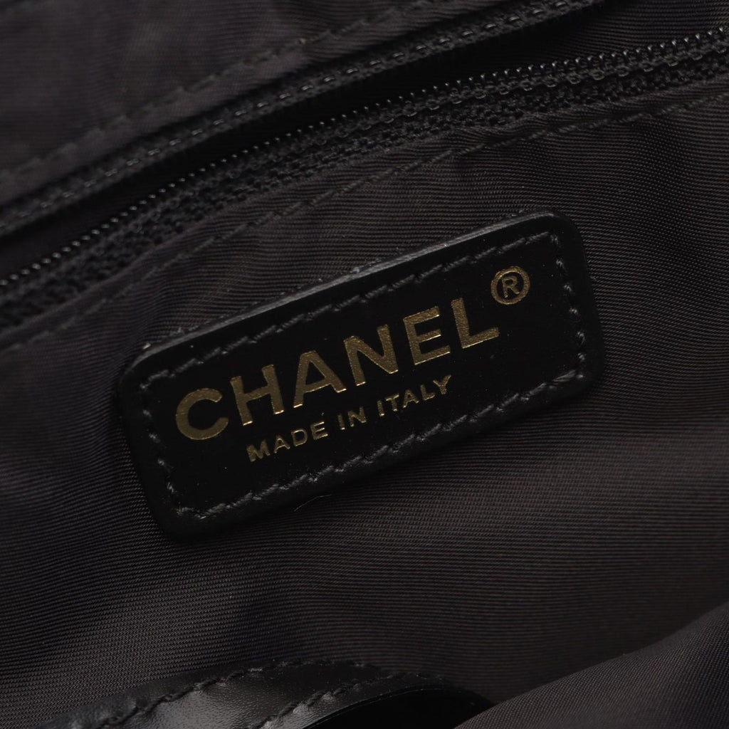 Chanel Tote Bag New Travel Line MM Black Leather New MM — view 4