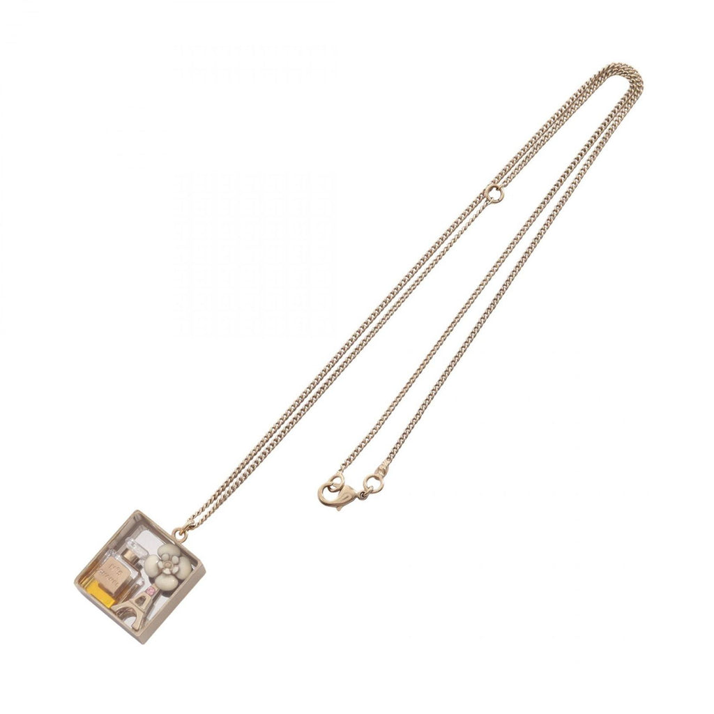 Chanel Necklace No5 Camellia — view 3