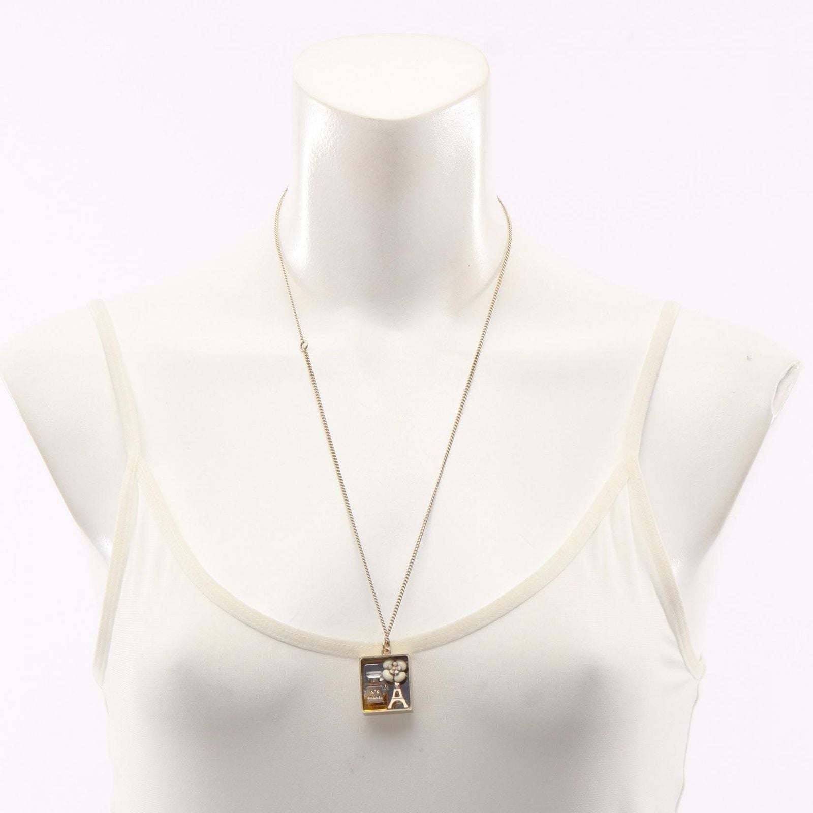 Chanel Necklace No5 Camellia — view 5