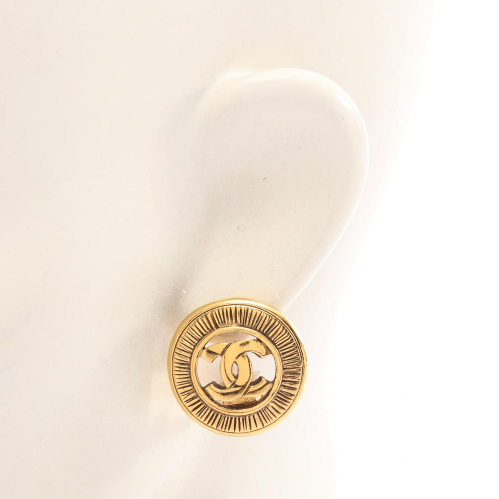 Chanel Earrings CC Logo — view 4