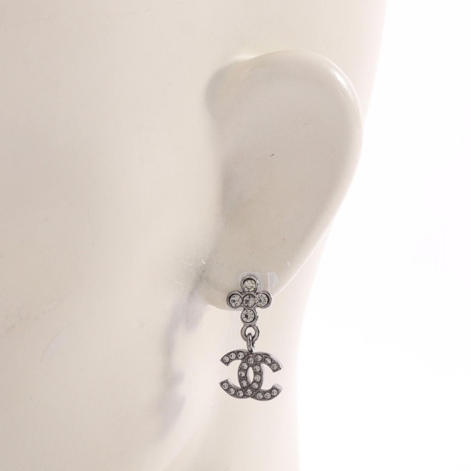 Chanel Earrings CC Logo — view 4