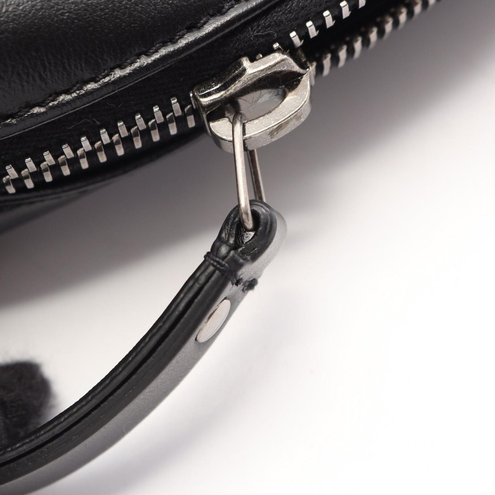 Saint Laurent Paris Shoulder Bag Lou Black Leather — view 8