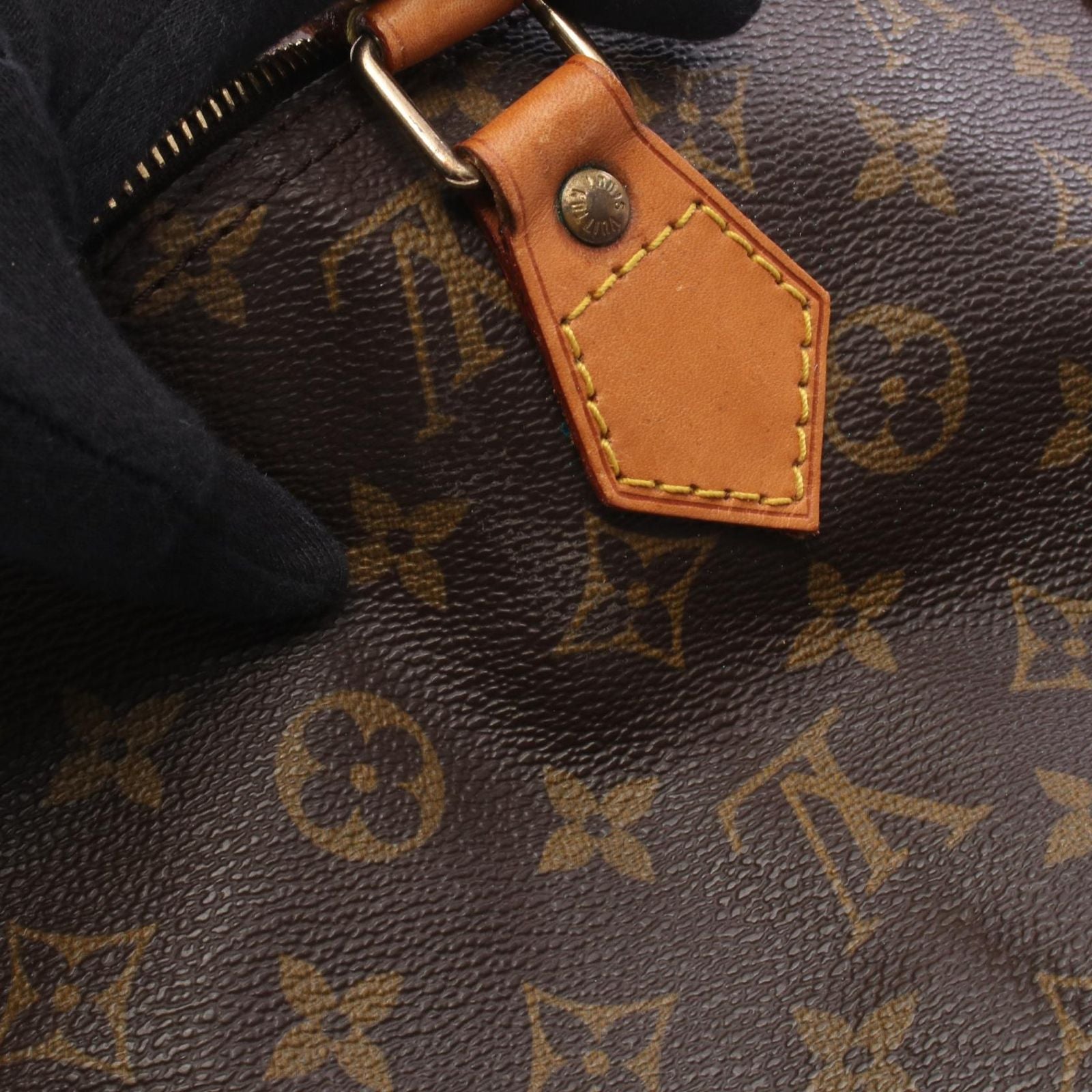 Louis Vuitton Speedy 40 Monogram Canvas Leather Handbag — view 8