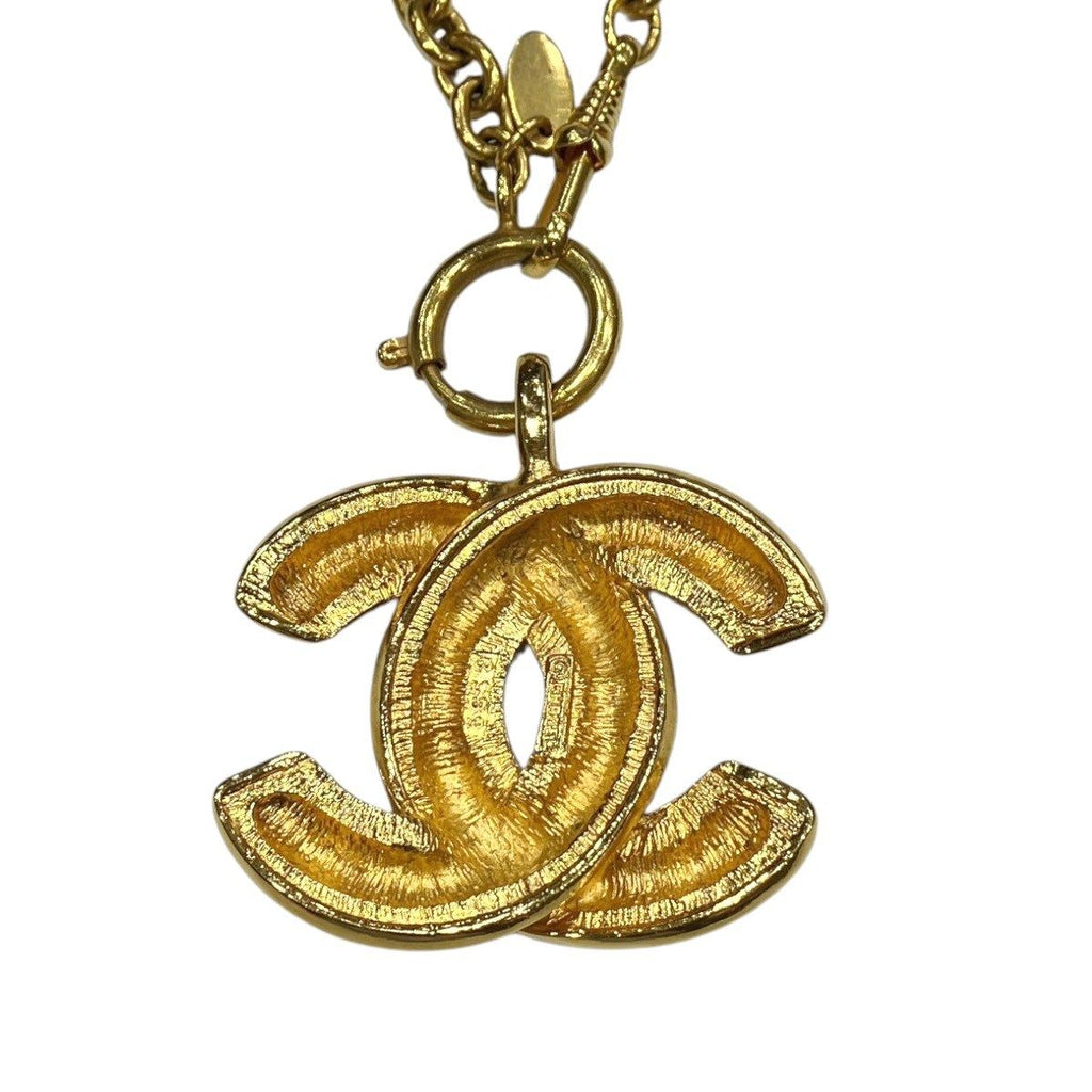 Chanel Quilted Necklace a Creasing Sally 72 — view 4