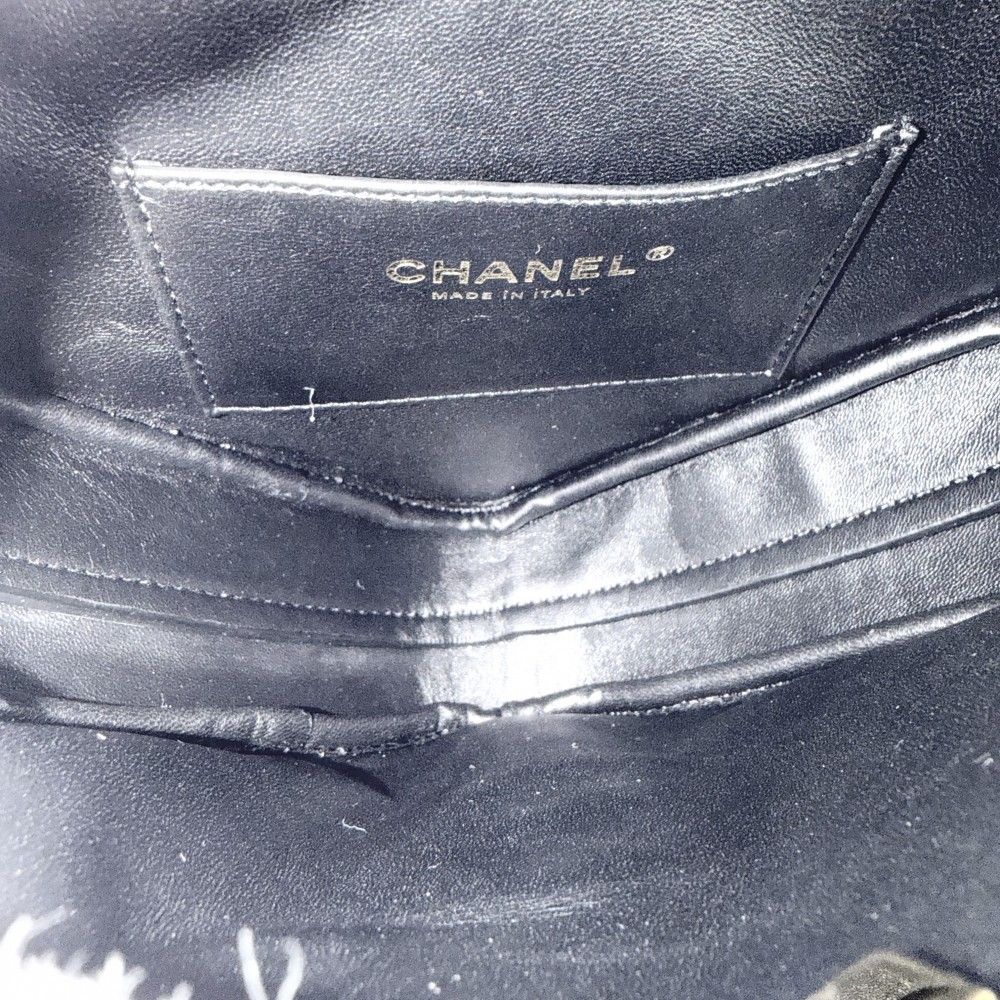 Chanel Shoulder Bag Crossbody Metallic Quilted Chain CC Logo Leather Gold — view 5