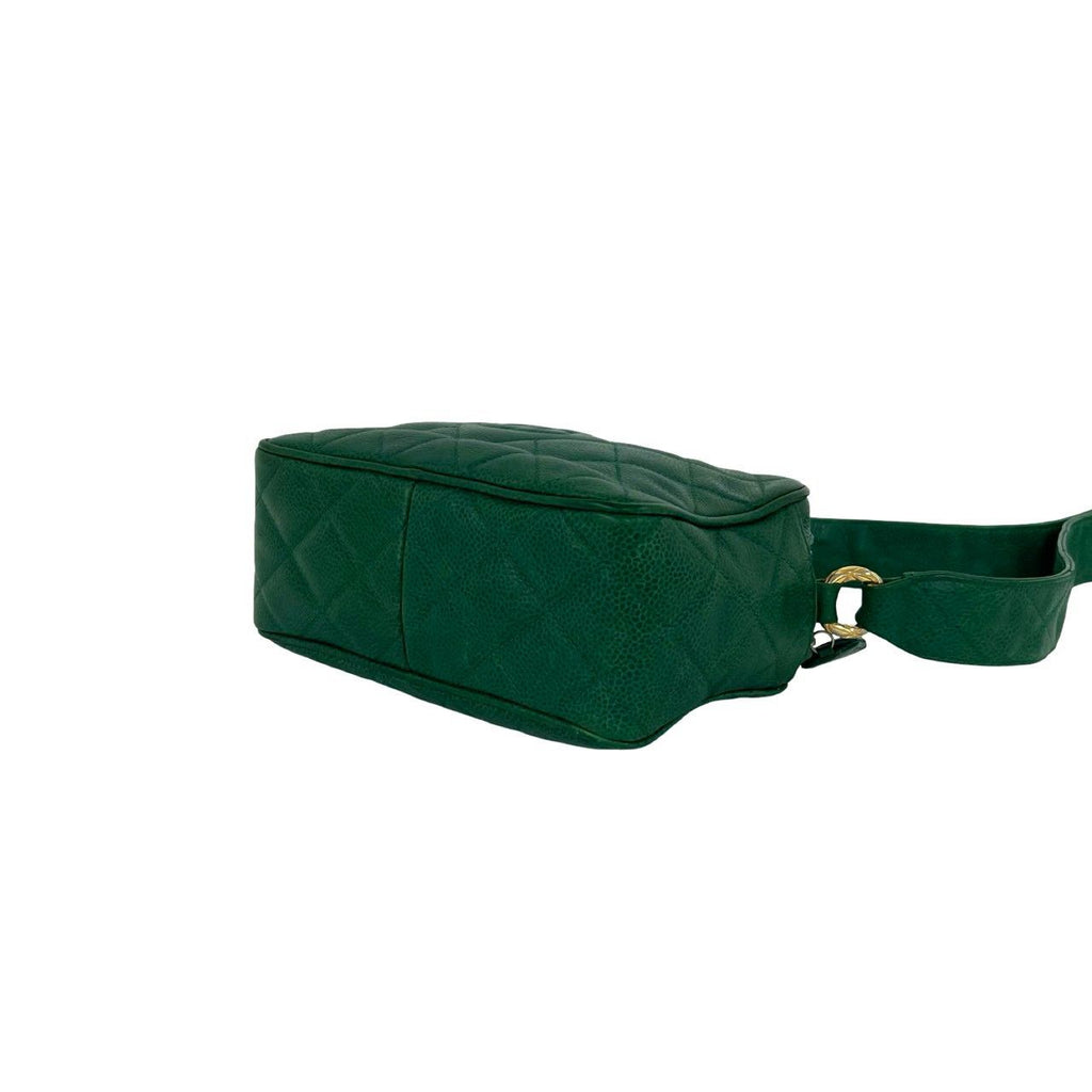 Chanel Card with Vintage Quilted CC Logo Caviar Leather Shoulder Bag Green — view 8