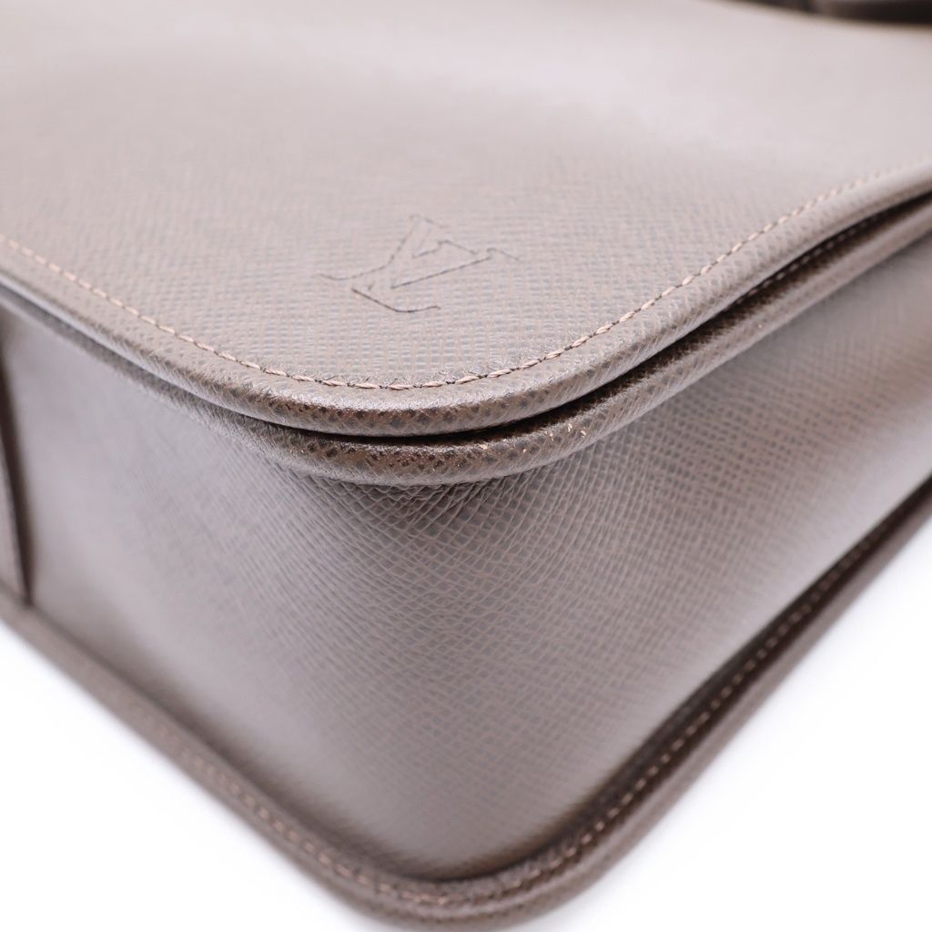 Louis Vuitton Taiga Victor Shoulder Bag Brown Leather Silver — view 5