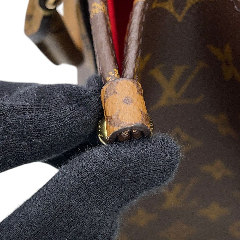 Louis Vuitton Monogram Reverse Giant On The Go PM 2-Way Tote Bag — view 8