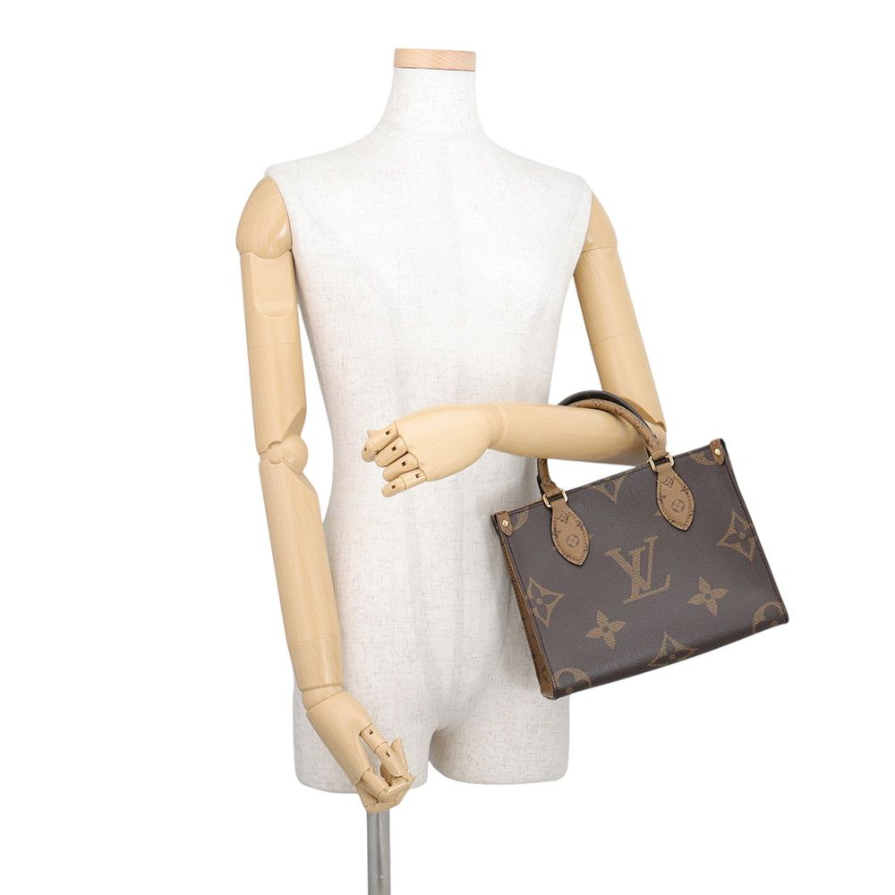 Louis Vuitton Monogram Reverse Giant On The Go PM 2-Way Tote Bag — view 4